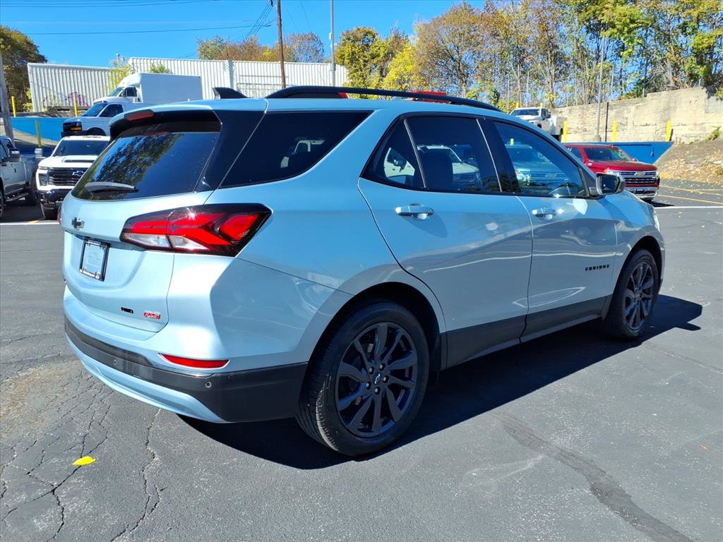 Used 2022 Chevrolet Equinox RS image 3