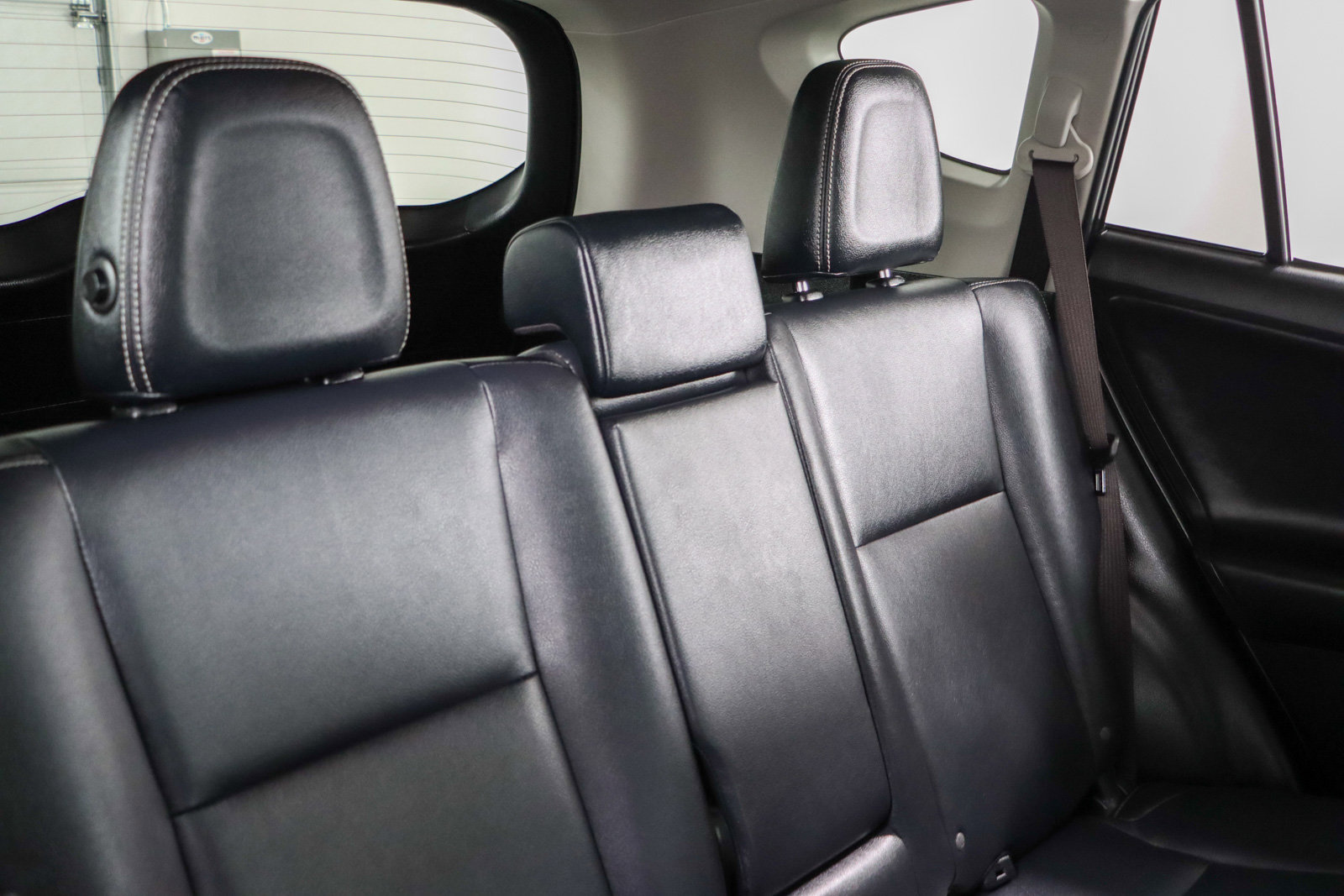 Used 2018 Toyota RAV4 Limited FWD image 28