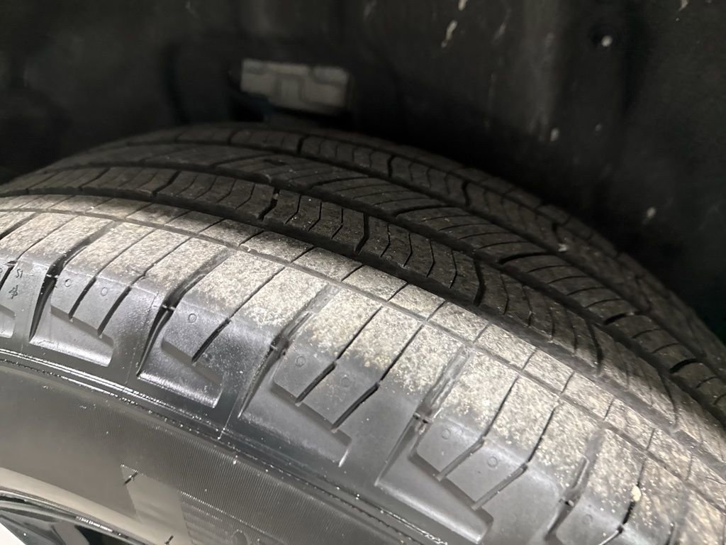 Used 2024 Jeep Grand Cherokee L Limited w/ Luxury Tech Group II image 44