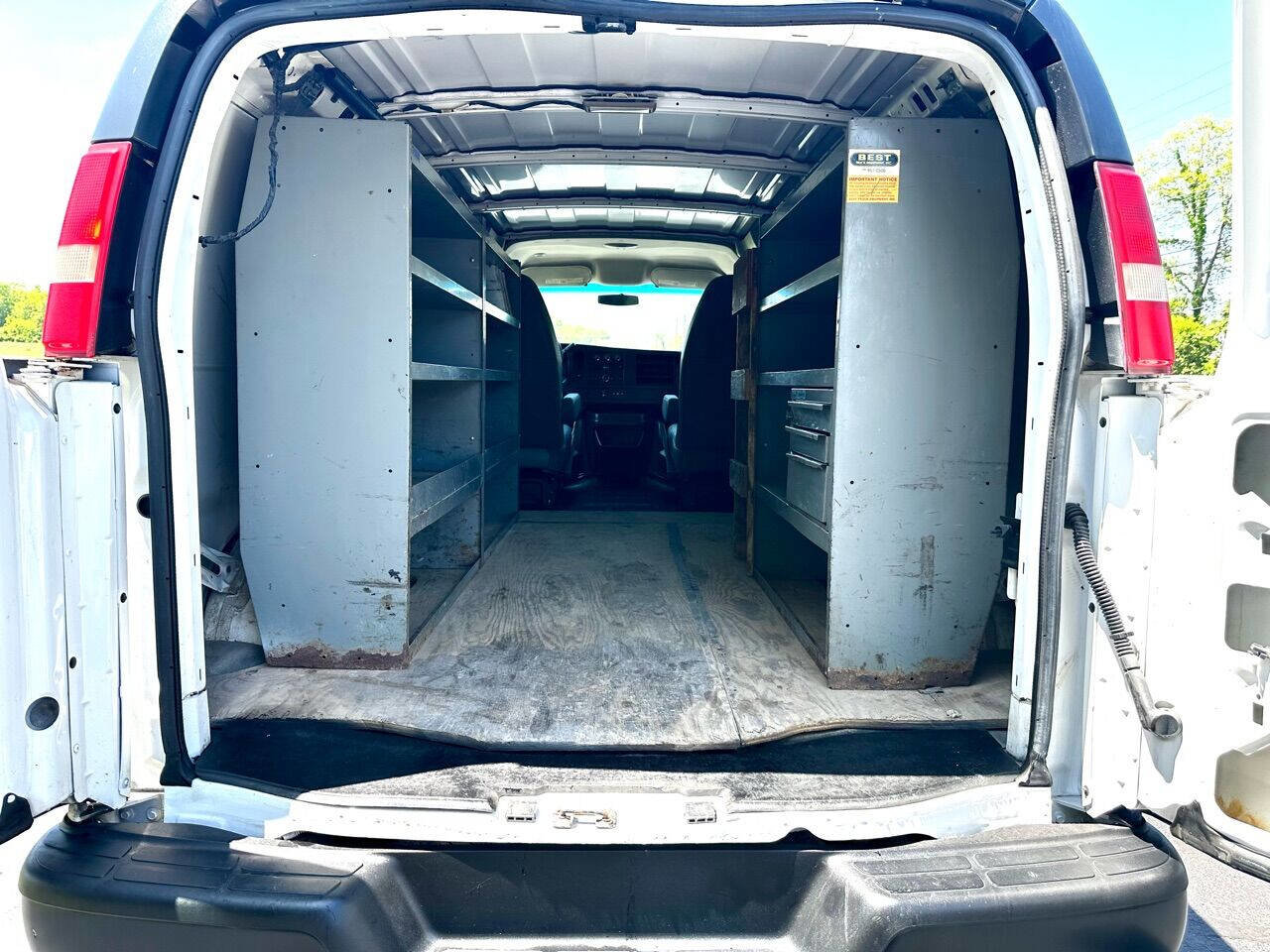 Used 2014 Chevrolet Express 2500 image 20