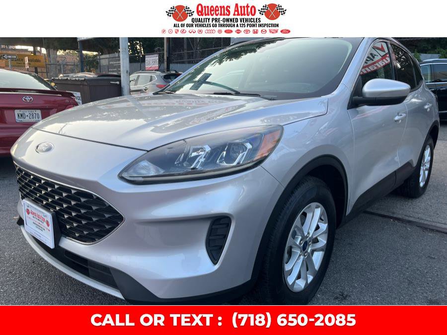 Used 2020 Ford Escape SE image 2