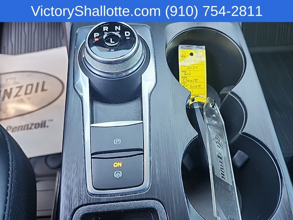Used 2025 Ford Escape ST-Line w/ Tech Pack #1 FWD image 11