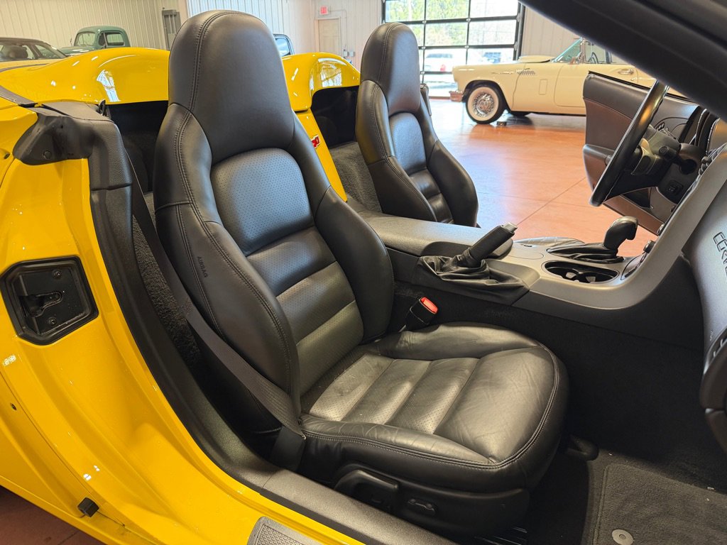 Used 2007 Chevrolet Corvette Convertible w/ Preferred Equipment Group image 24