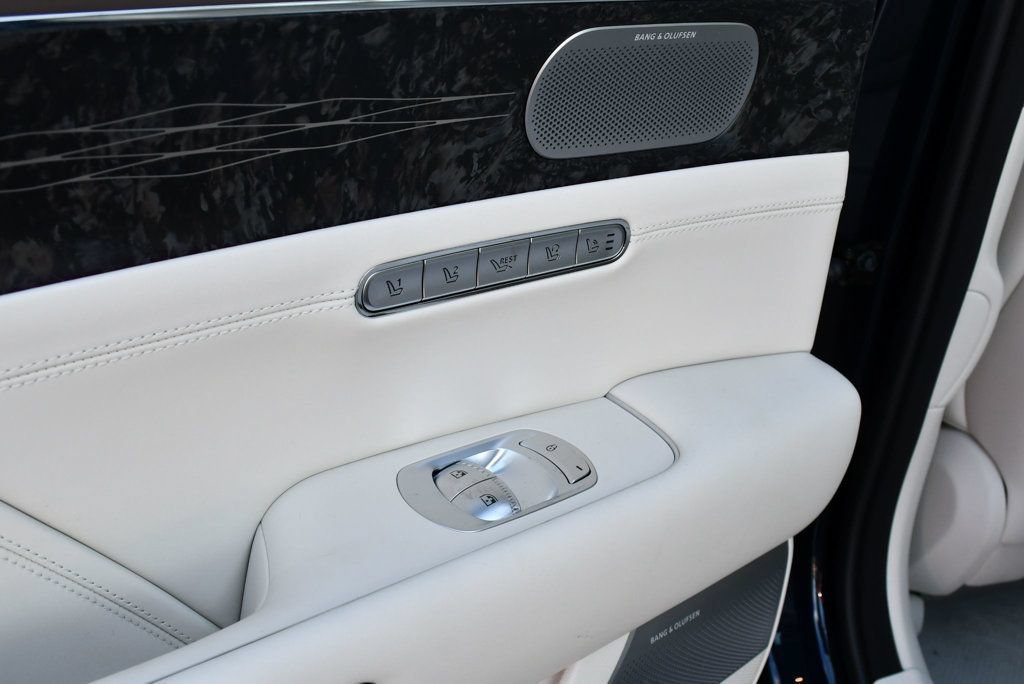 Used 2023 Genesis G90 3.5T AWD/4WD image 34