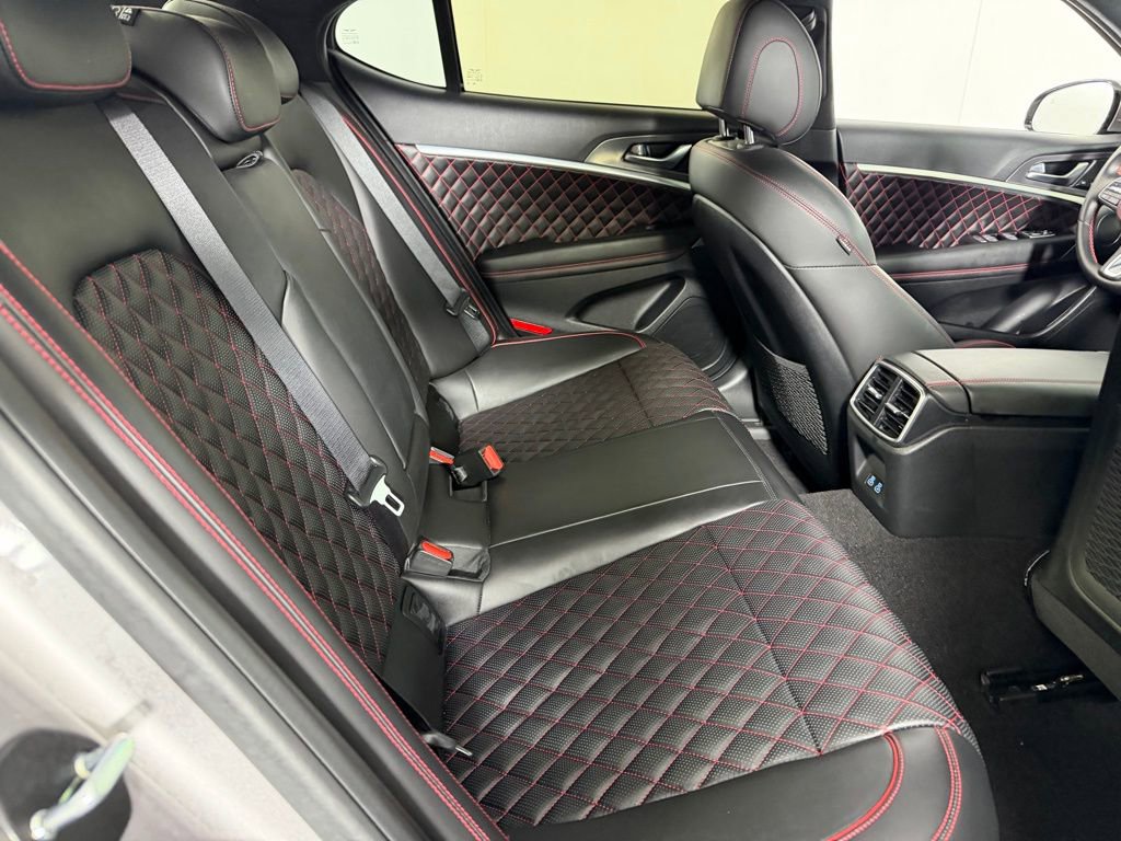 Used 2024 Genesis G70 3.3T Advanced w/ Sport Prestige Package image 31