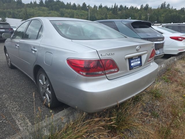 Used 2005 Lexus ES 330 w/ DVD Navigation System Pkg FWD image 2