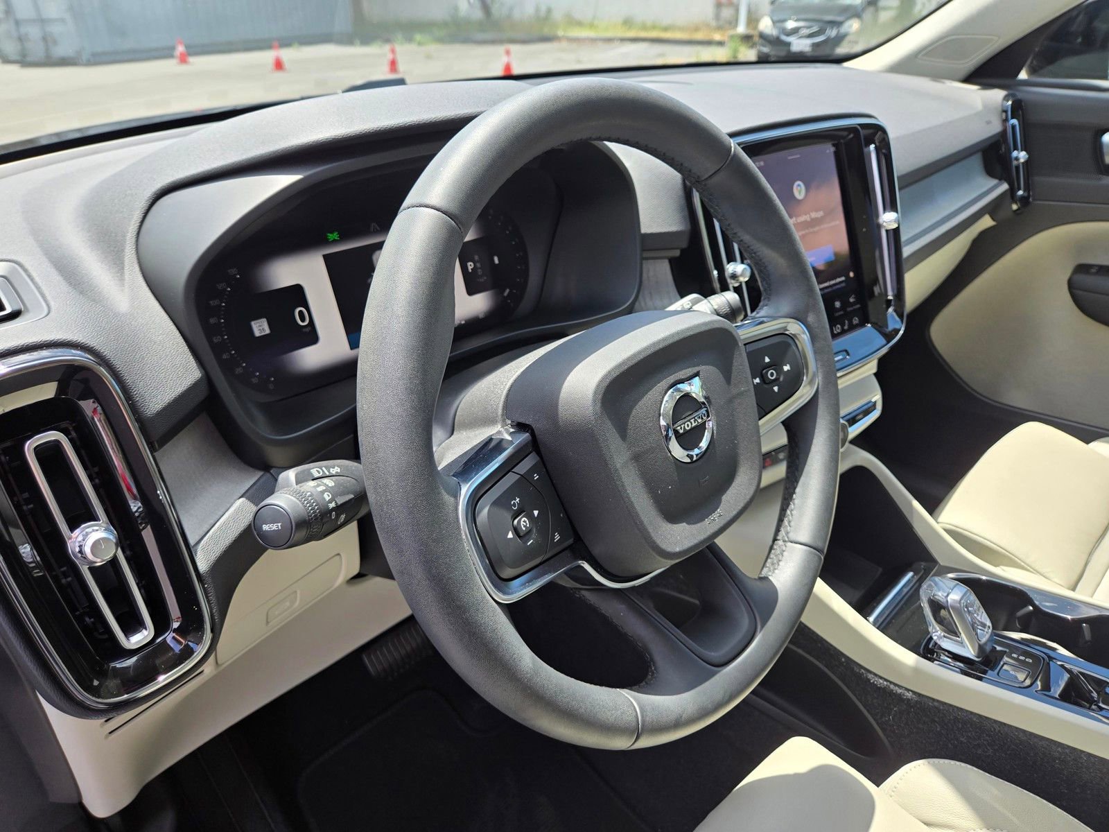 Certified 2023 Volvo XC40 B5 Plus w/ Protection Package Premier AWD/4WD image 11