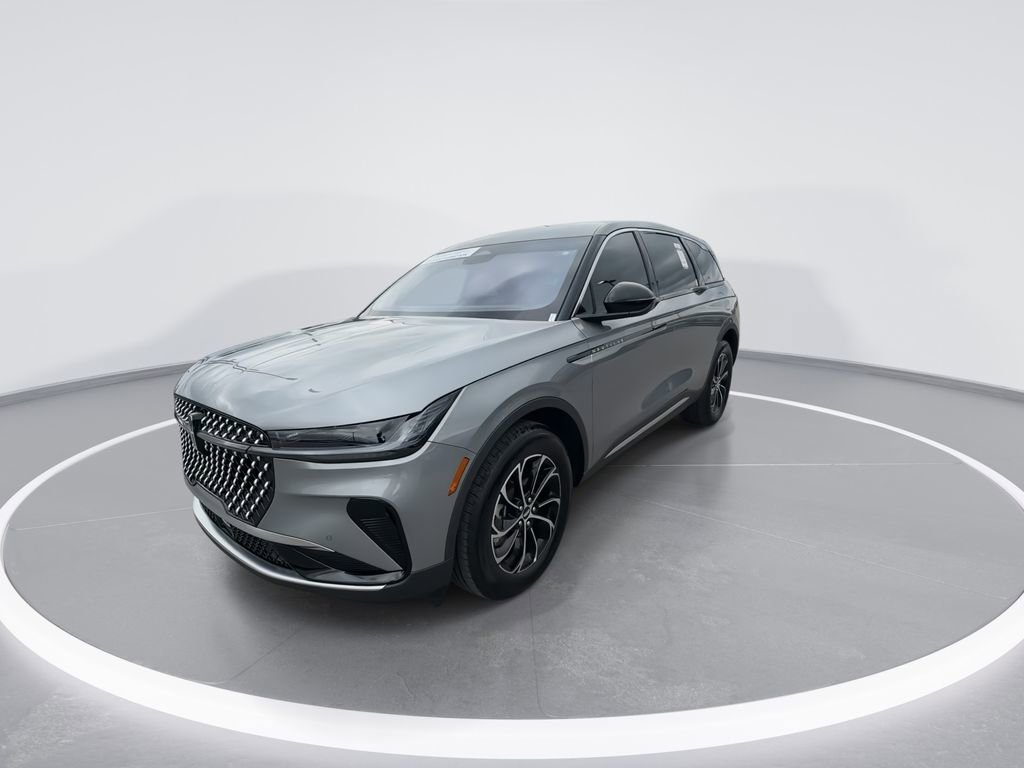 Used 2025 Lincoln Nautilus Premier AWD/4WD image 4