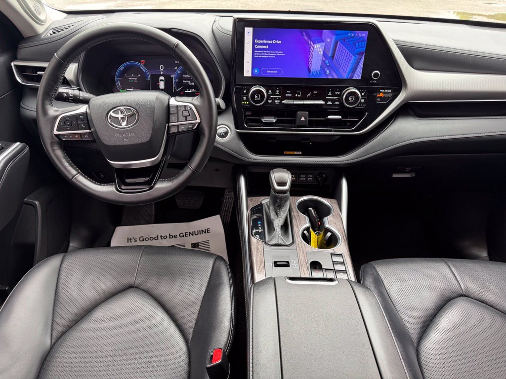 Used 2024 Toyota Highlander Platinum AWD/4WD image 27