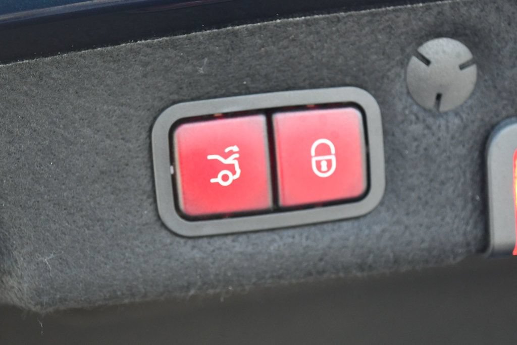 Used 2019 Mercedes-Benz C 300 4MATIC Sedan image 18