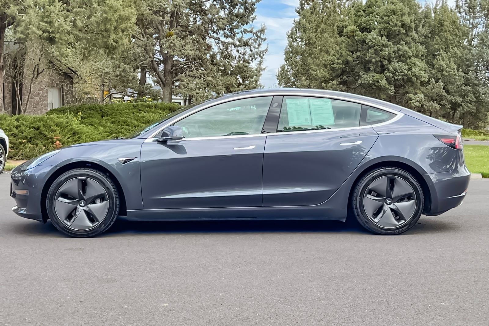 Used 2019 Tesla Model 3 Standard Range image 8