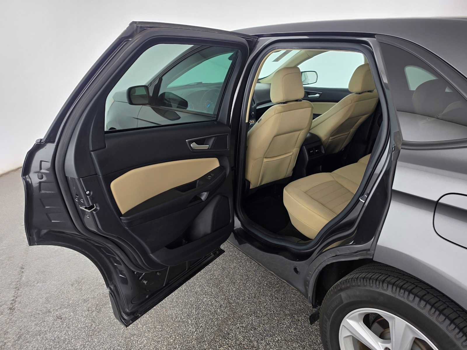 Used 2020 Ford Edge SE AWD/4WD image 15