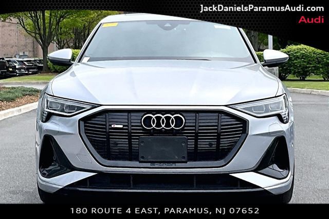 Used 2023 Audi e-tron Premium w/ Convenience Plus Package AWD/4WD image 3