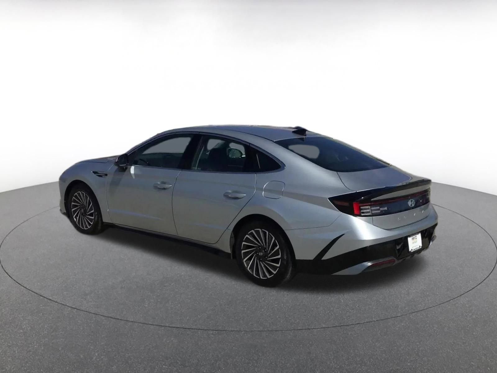 Used 2025 Hyundai Sonata SEL FWD image 10