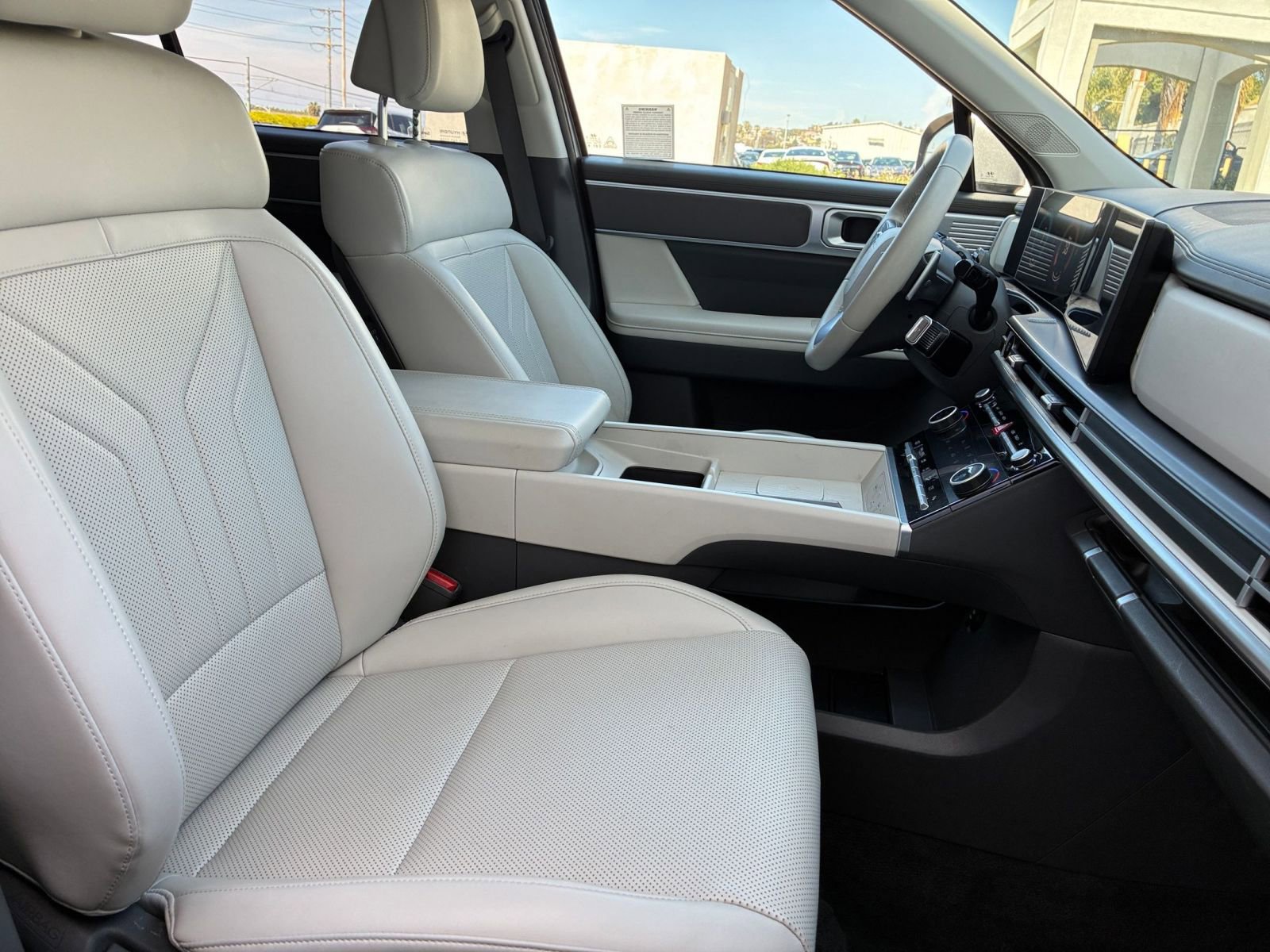 Used 2025 Hyundai Santa Fe SEL AWD/4WD image 39