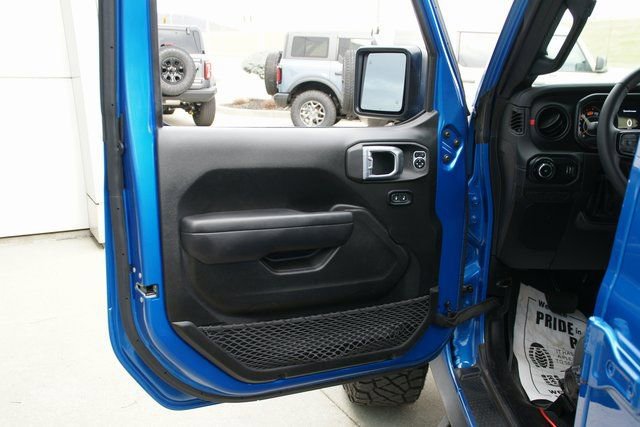 Used 2024 Jeep Wrangler Unlimited Rubicon w/ Safety Group image 11