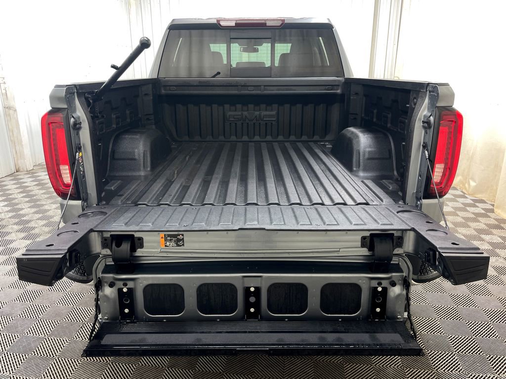 Used 2022 GMC Sierra 1500 SLT w/ SLT Premium Package AWD/4WD image 44