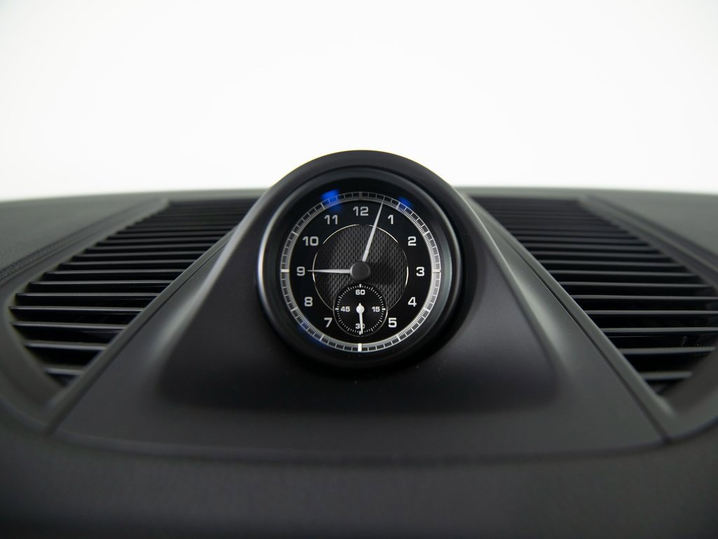 Certified 2025 Porsche Macan image 30