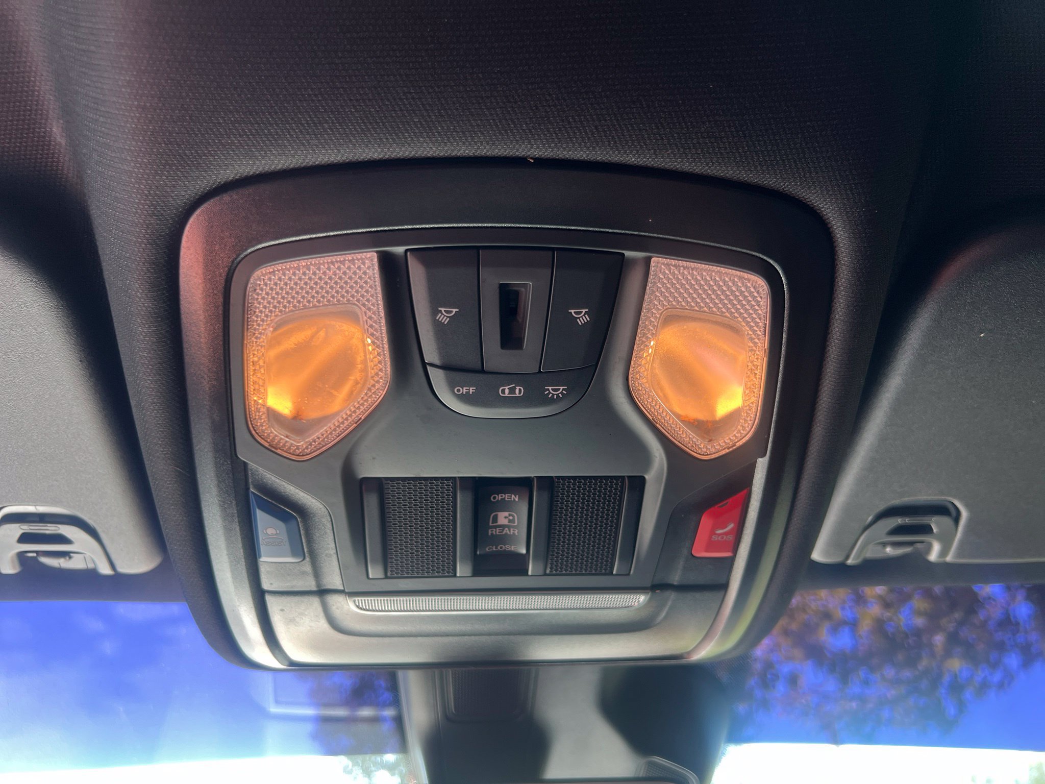 Used 2025 RAM 1500 Warlock AWD/4WD image 21