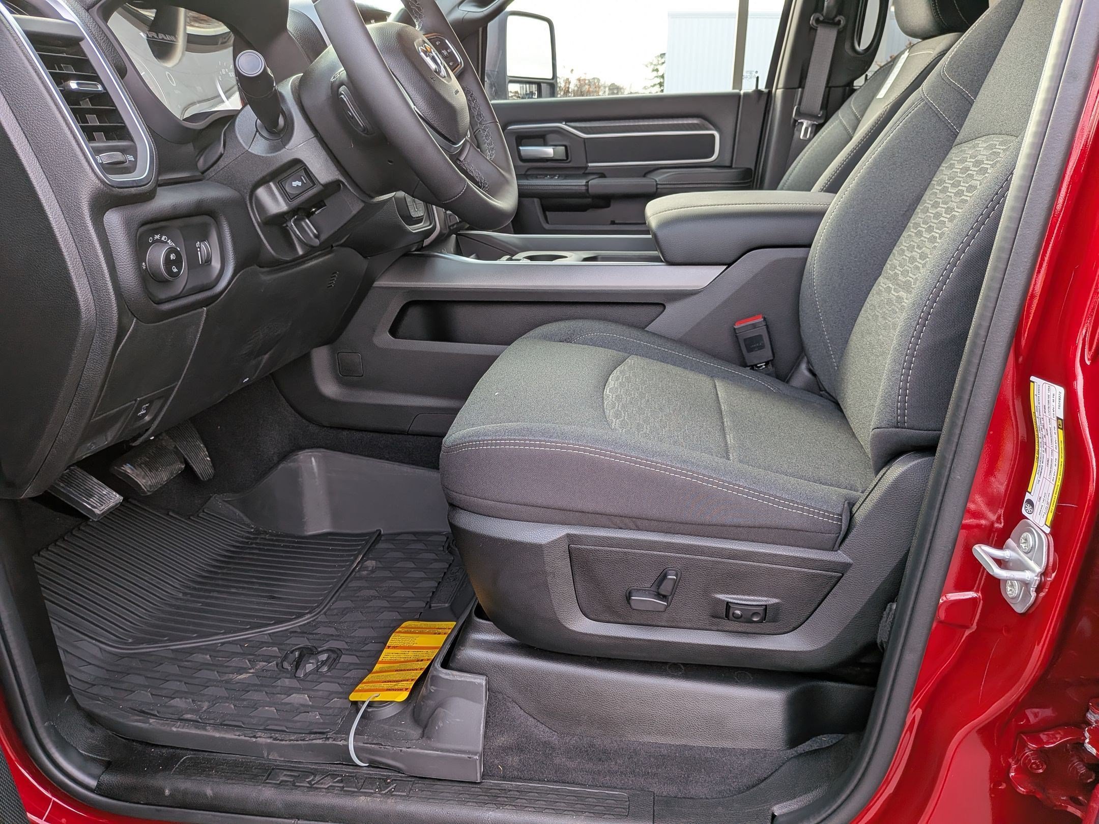 New 2026 RAM 2500 Big Horn AWD/4WD image 12