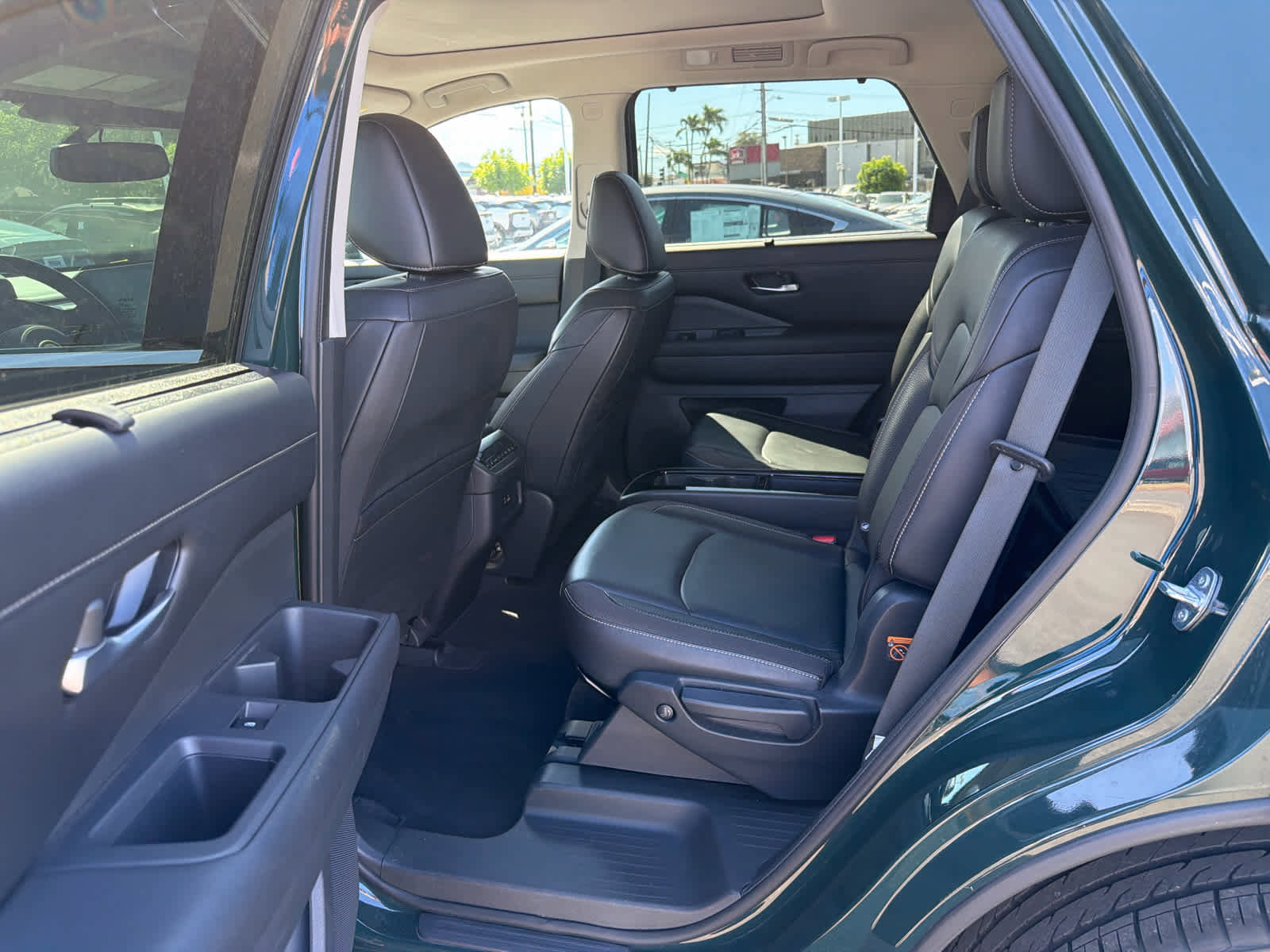 Used 2022 Nissan Pathfinder SL w/ SL Premium Package FWD image 9