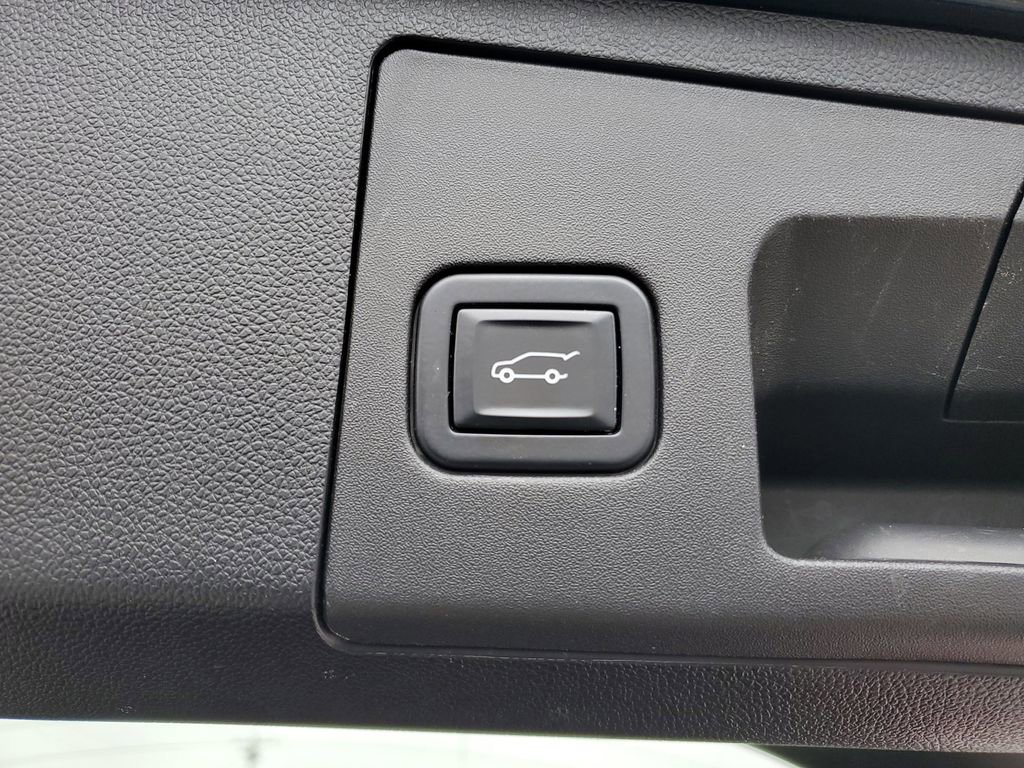 Certified 2022 Cadillac XT4 Premium Luxury w/ Enhanced Visibility Package image 30