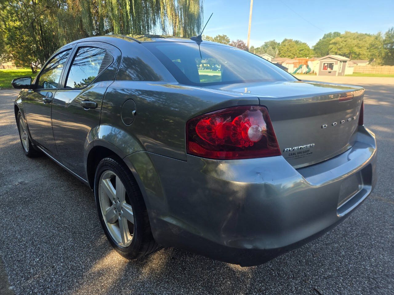 Used 2013 Dodge Avenger SE FWD image 5