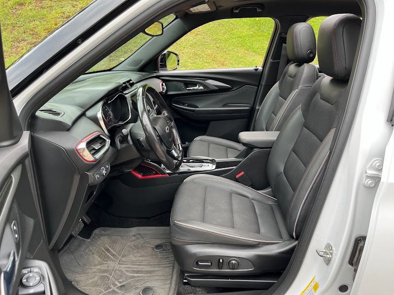 Used 2021 Chevrolet TrailBlazer RS w/ Sun and Liftgate Package AWD/4WD image 8