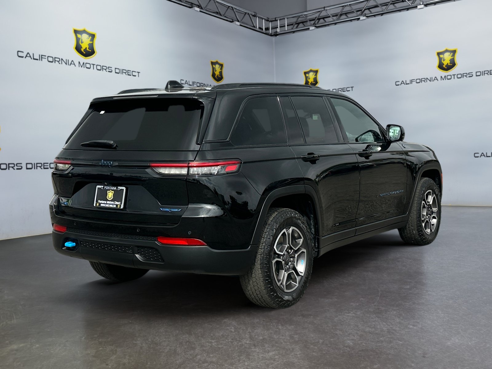 Used 2022 Jeep Grand Cherokee Trailhawk w/ Advanced Protech Group II AWD/4WD image 5