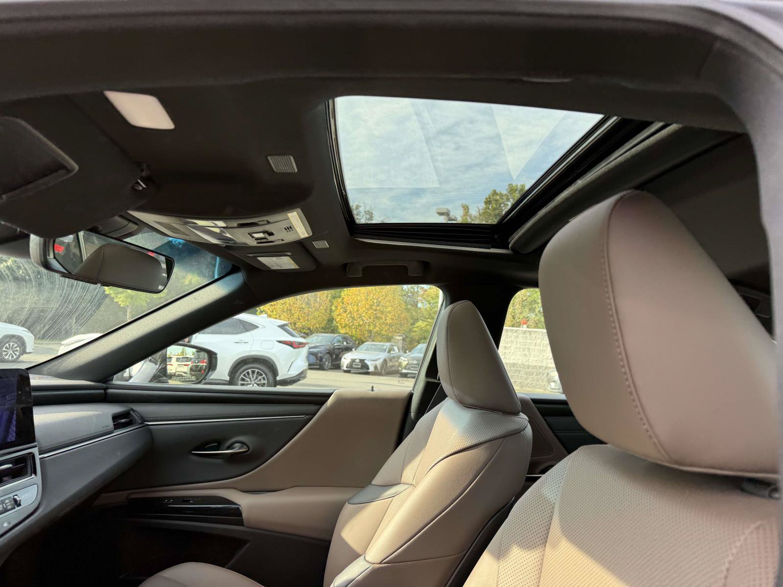 Used 2025 Lexus ES 350 w/ Premium Package FWD image 20