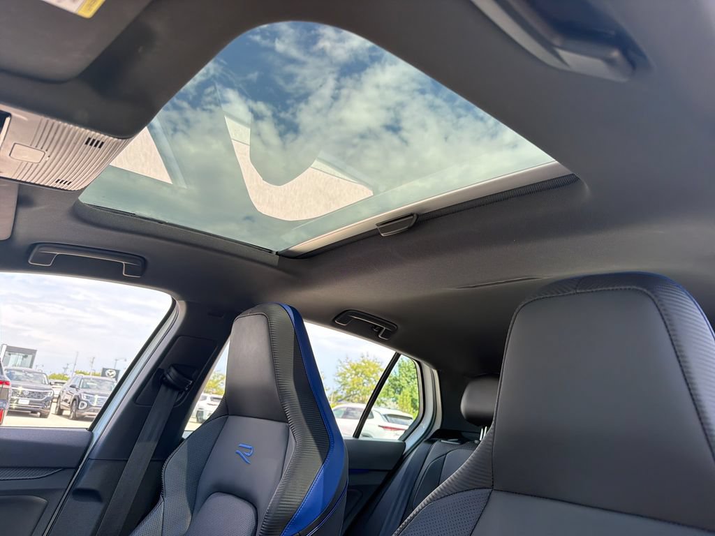 Certified 2024 Volkswagen Golf R AWD/4WD image 20