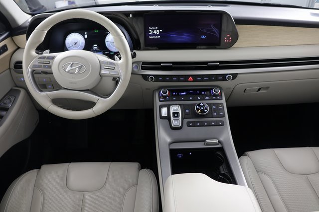 Used 2023 Hyundai Palisade Limited w/ Cargo Package image 2