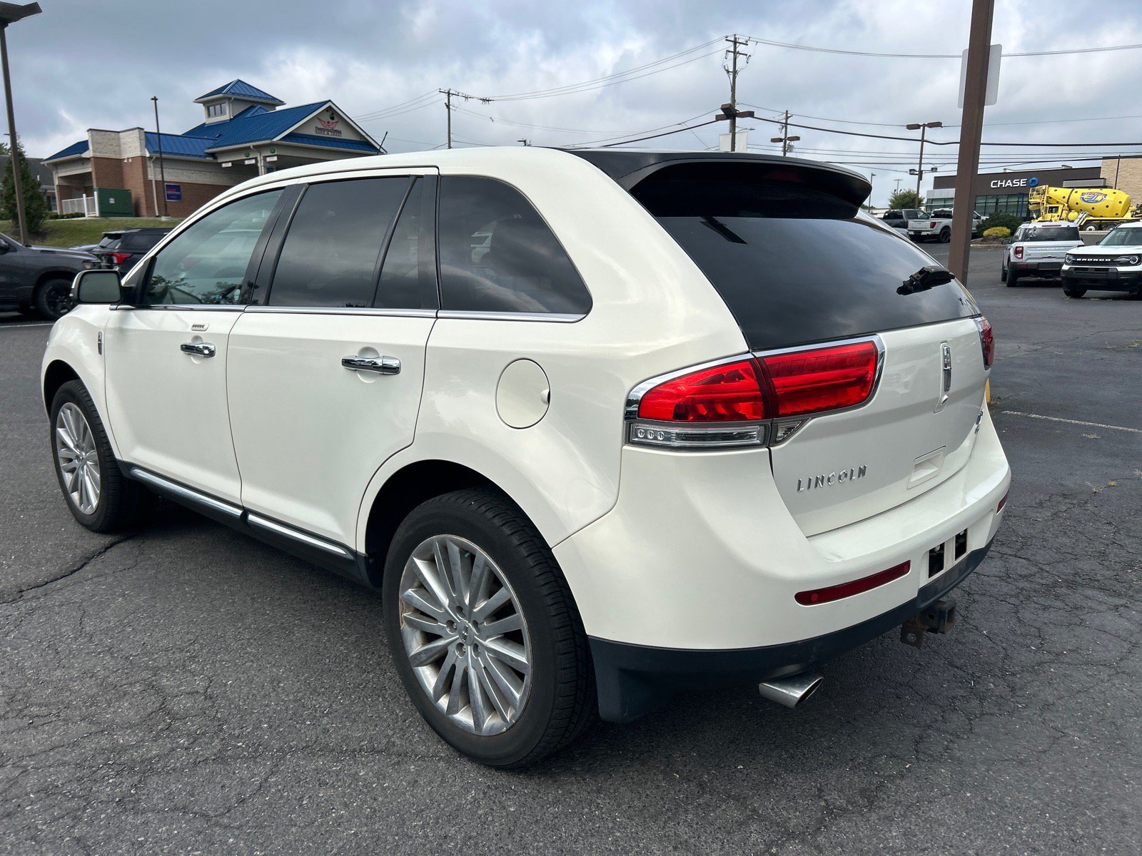 Used 2013 Lincoln MKX AWD image 7