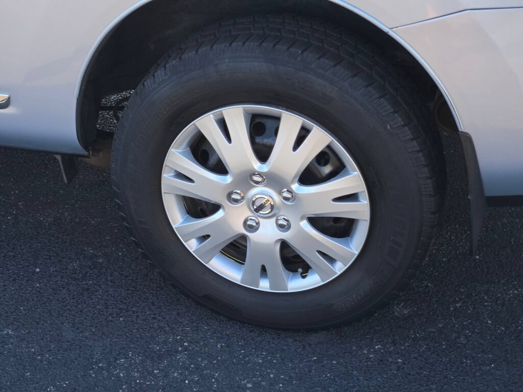 Used 2014 Nissan Rogue S FWD image 19