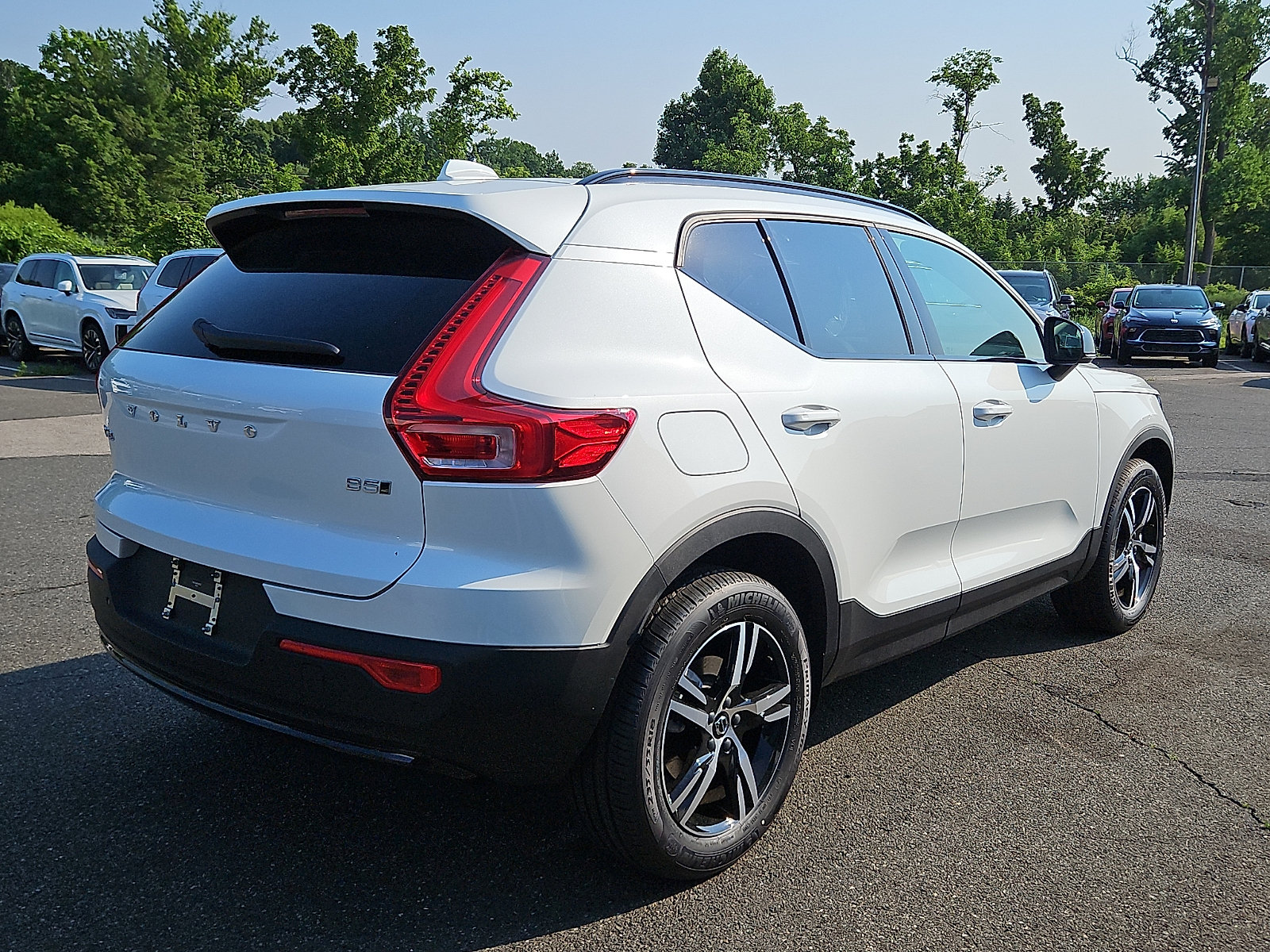 New 2026 Volvo XC40 B5 Core w/ Protection Package Premier AWD/4WD image 6