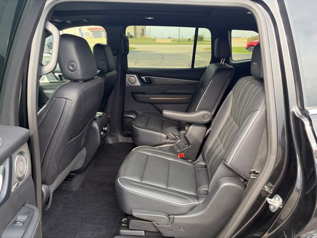 Used 2026 Buick Enclave Avenir AWD/4WD image 6