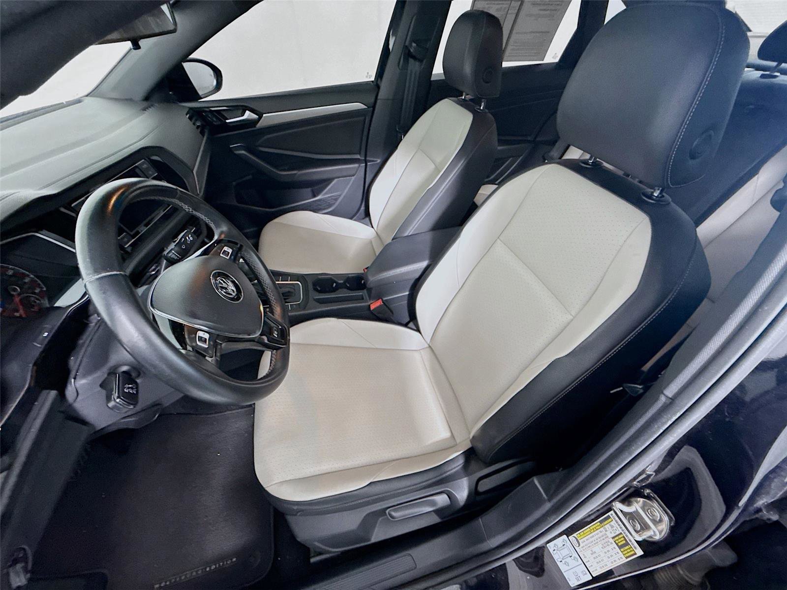 Used 2019 Volkswagen Jetta R-Line image 2