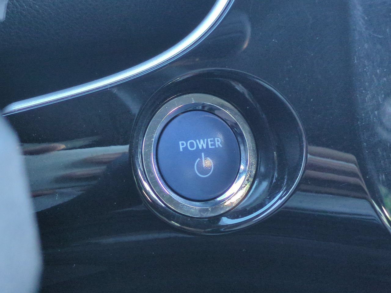 Used 2022 Toyota Prius LE FWD image 16