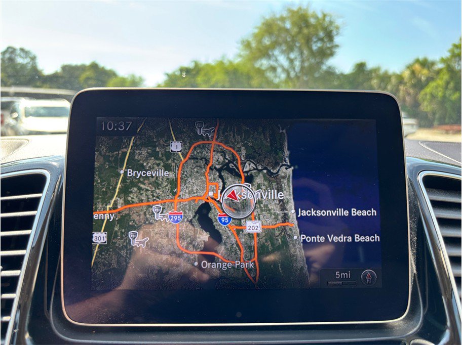 Used 2018 Mercedes-Benz GLS 450 4MATIC image 31