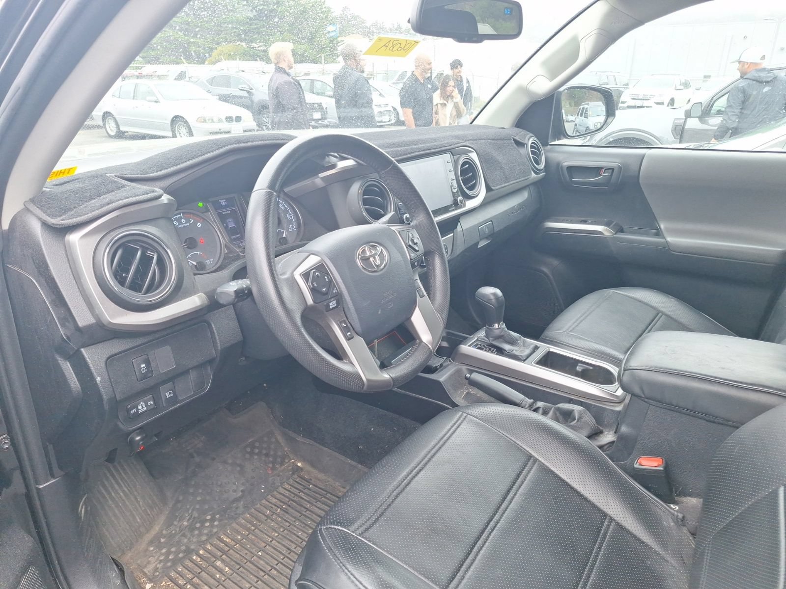 Used 2020 Toyota Tacoma SR5 w/ Technology Package AWD/4WD image 11