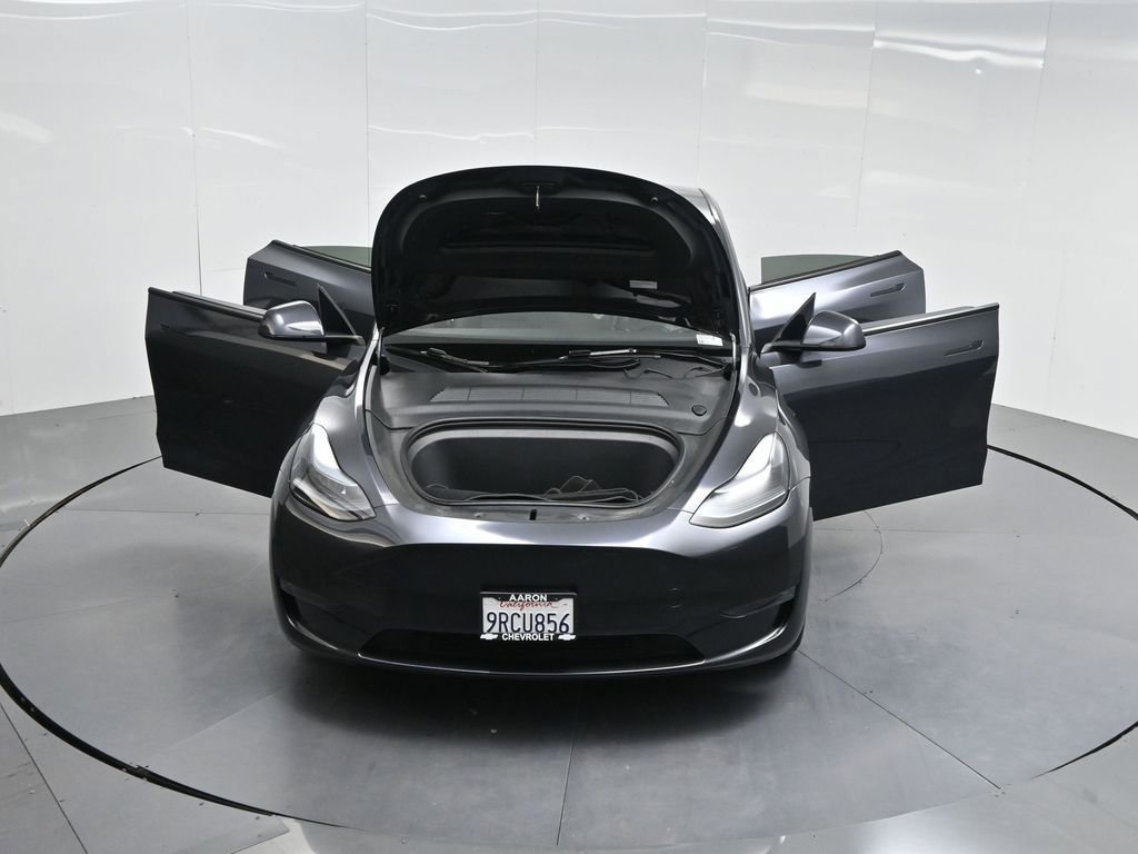 Used 2025 Tesla Model Y Long Range image 45