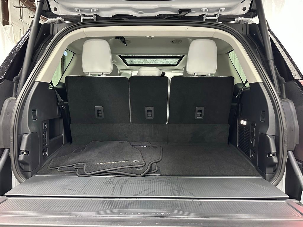 Used 2025 Ford Expedition Platinum image 49