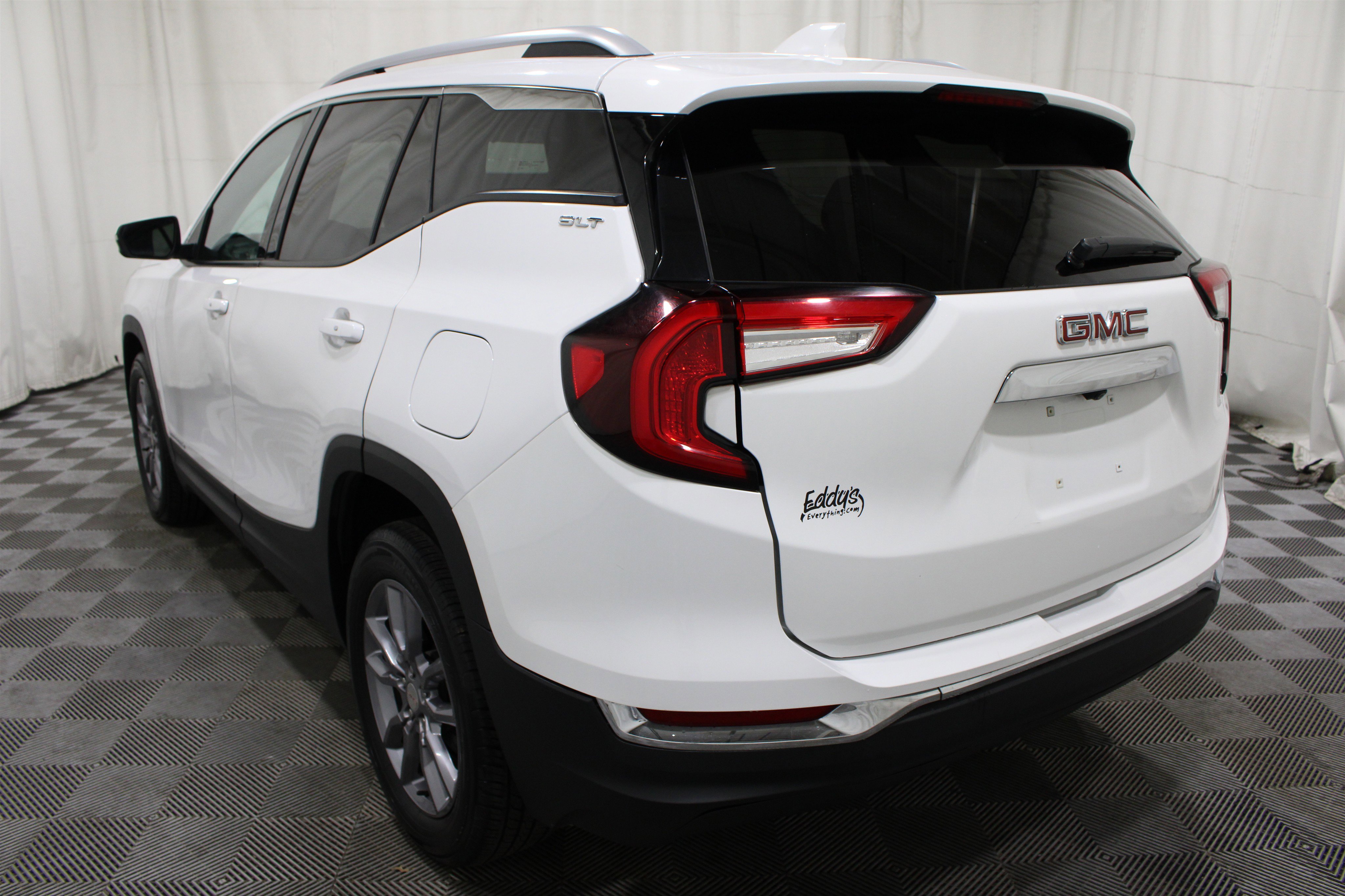 Used 2023 GMC Terrain SLT AWD/4WD image 33