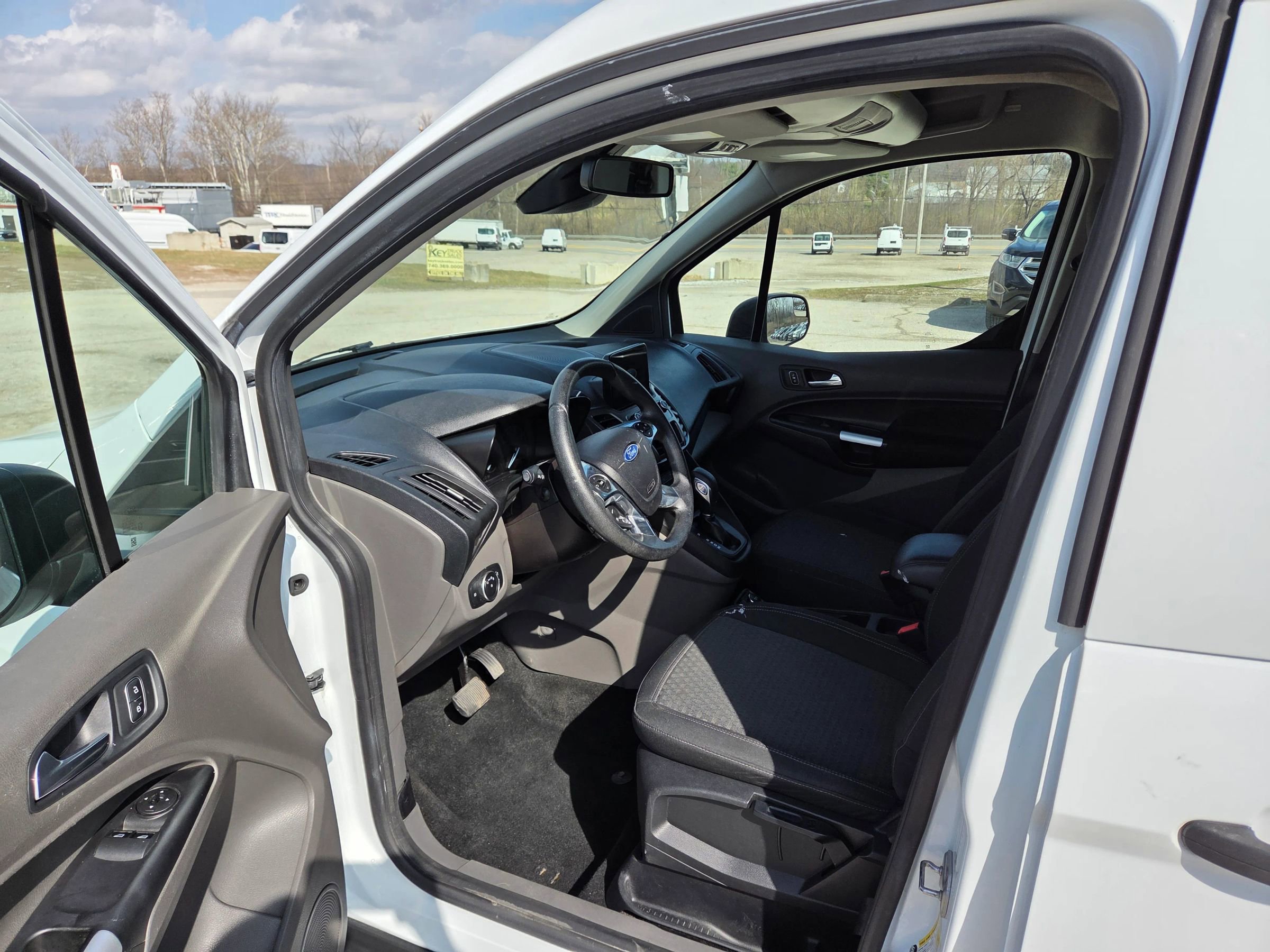Used 2019 Ford Transit Connect XLT image 11