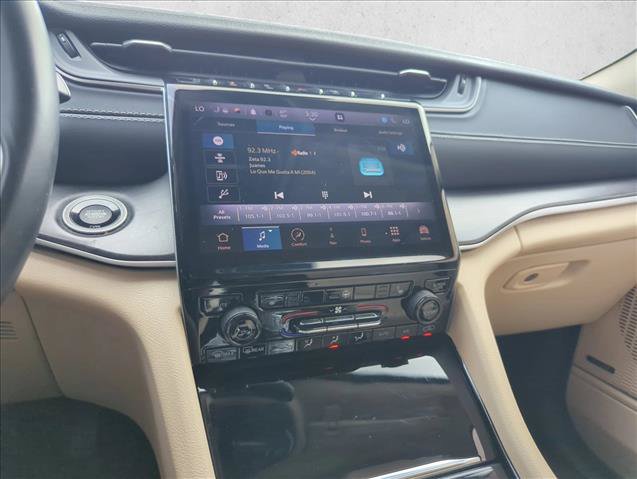 Used 2022 Jeep Grand Cherokee Limited AWD/4WD image 9