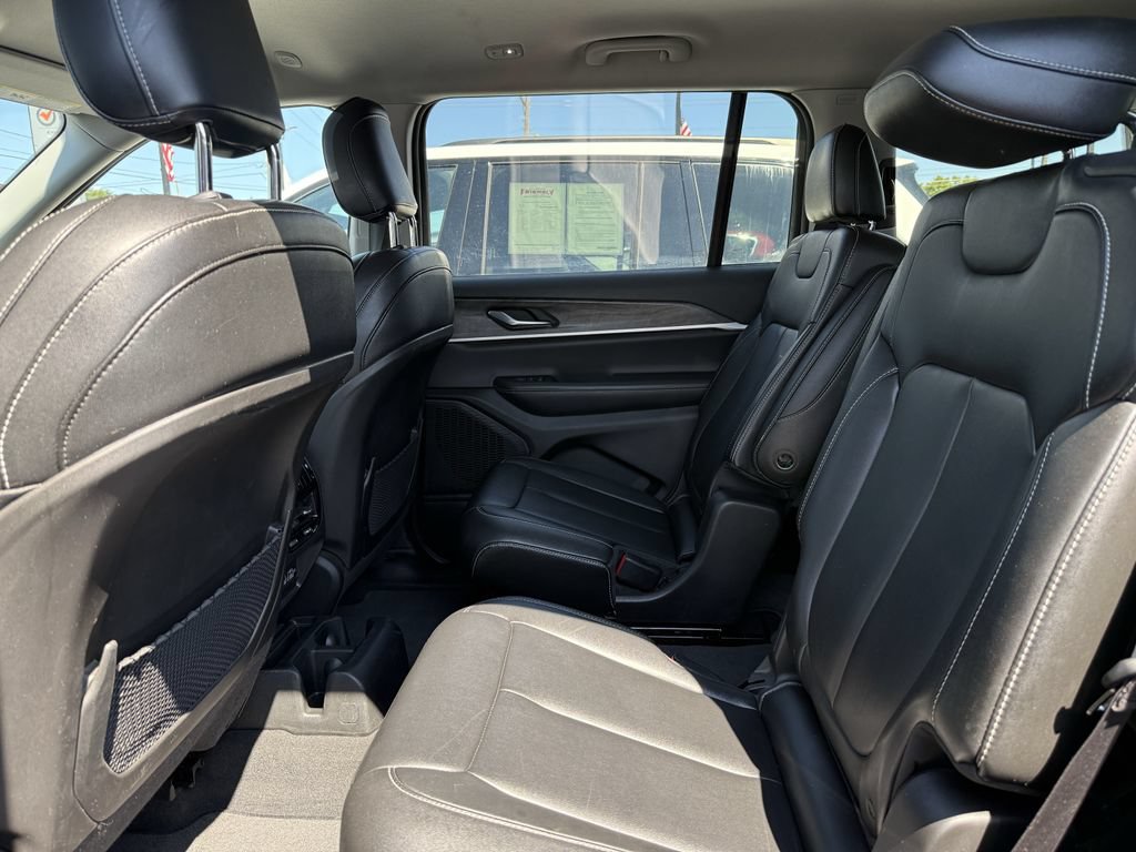 Used 2023 Jeep Grand Cherokee L Limited AWD/4WD image 27