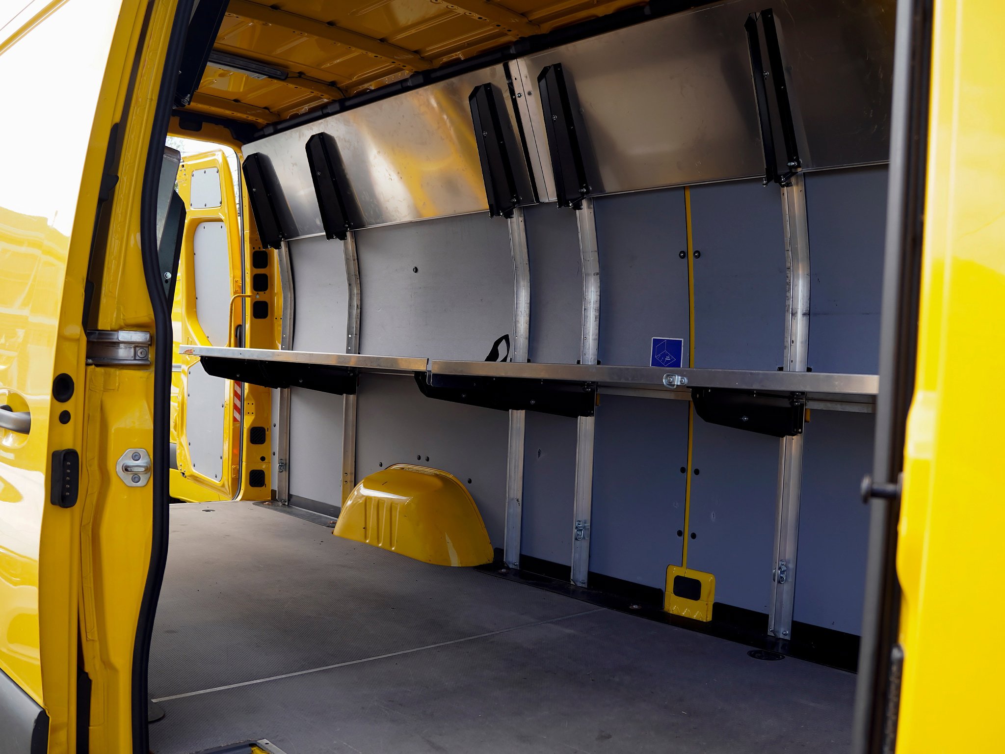 Used 2021 Mercedes-Benz Sprinter 2500 image 11