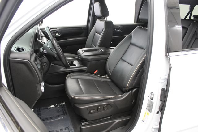 Used 2022 GMC Yukon XL SLT w/ SLT Luxury Package AWD/4WD image 17
