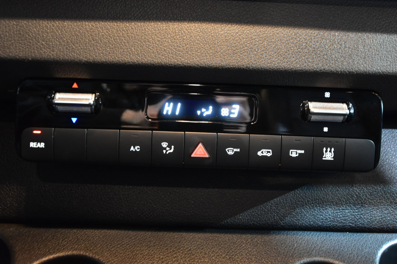 Used 2021 Mercedes-Benz Sprinter 2500 image 32