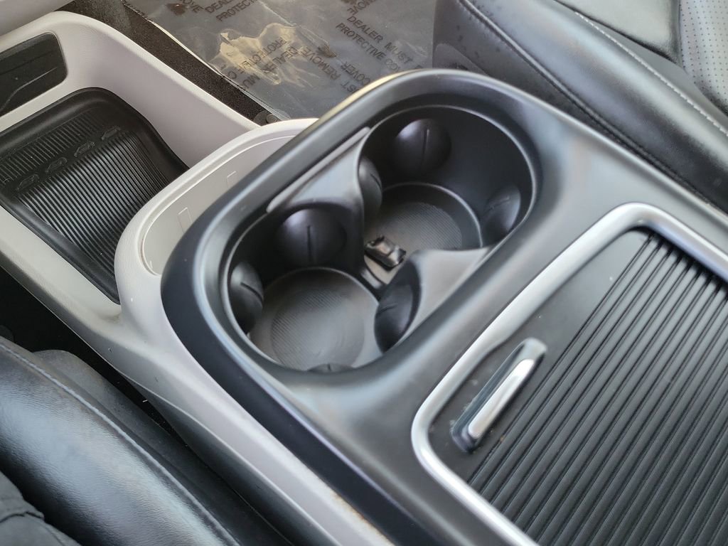 Used 2024 Chrysler Pacifica Select image 14